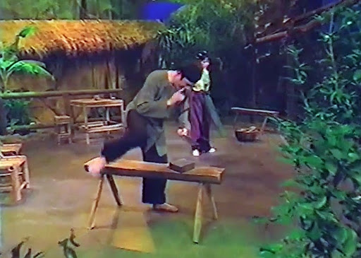 mài dao dạy vợ